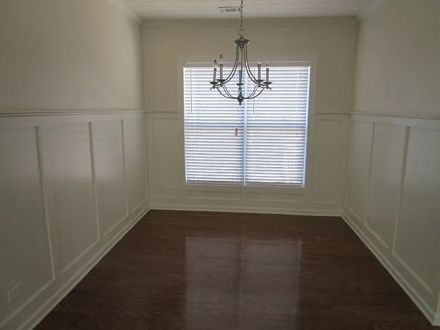5 bed, 3.5 bath, 2750 sqft, $2,690 — Photo 2