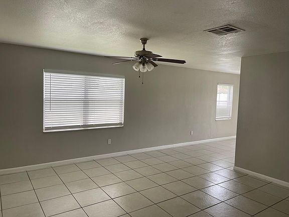 3rd image of 744 Lucaya Dr
