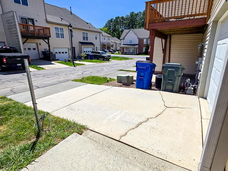 9819 Layla Ave — Photo 35