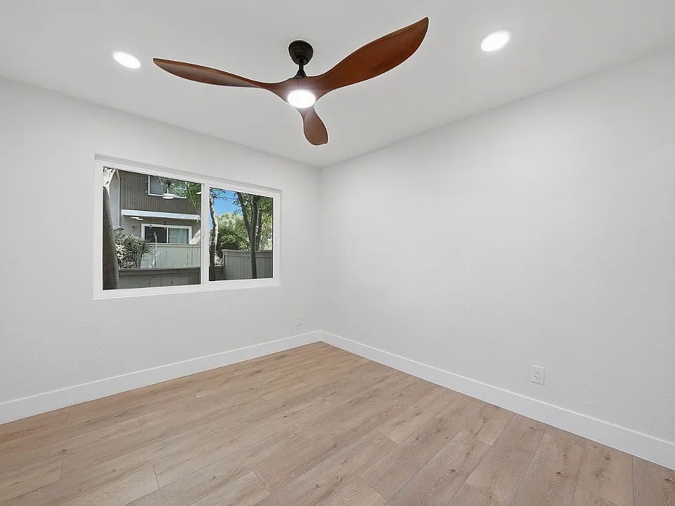 4210 Fiesta Way #3