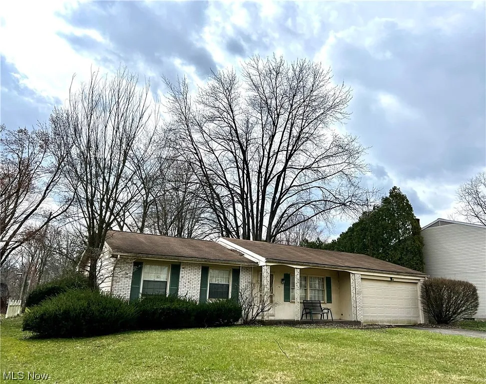 3980 Greenmont Dr SE photo 1