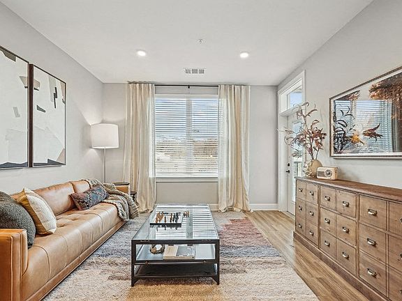 3rd image of 719 Gesco St #308