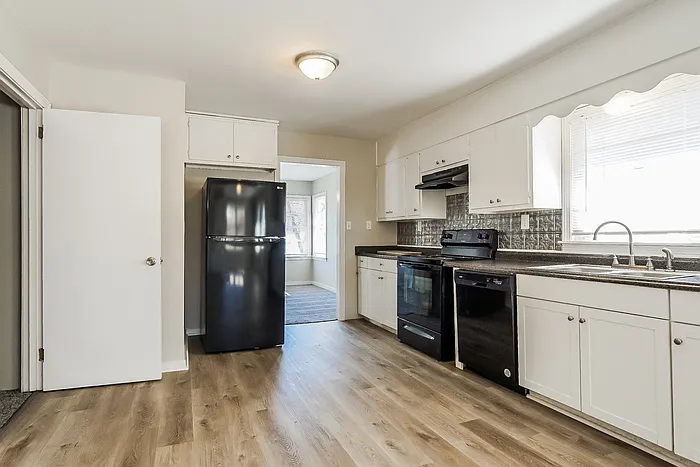205 Ridgewood Ave — Photo 6