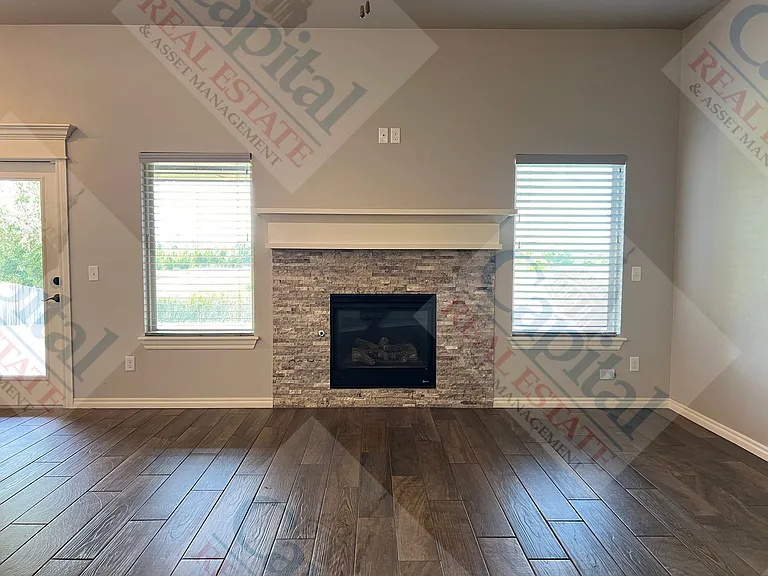 3316 NW 158th Ter — Photo 4