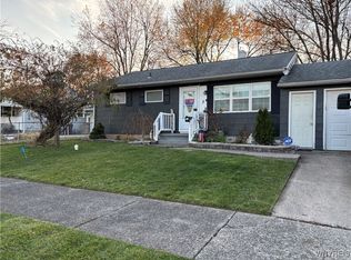 34 Coronet Dr, Tonawanda, NY 14150