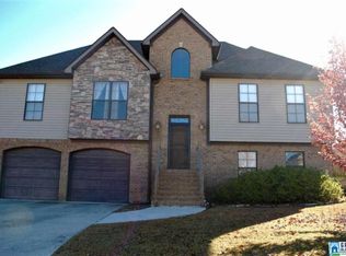 524 Waterford Cove Cir, Calera, AL 35040