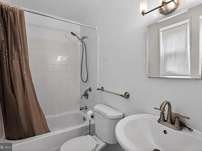 9211 E Parkhill Dr — Photo 14