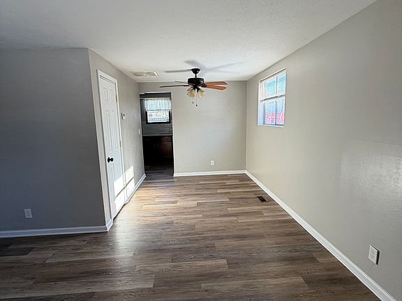 3rd image of 4293 W 152nd St