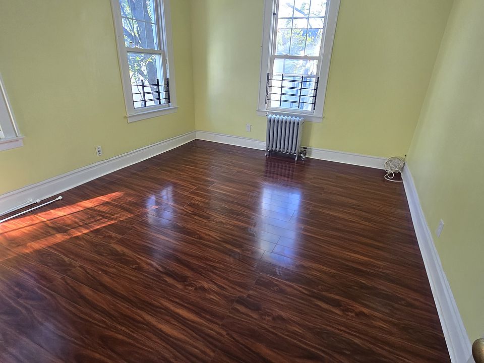 1st image of 204-206 Hansbury Ave #2