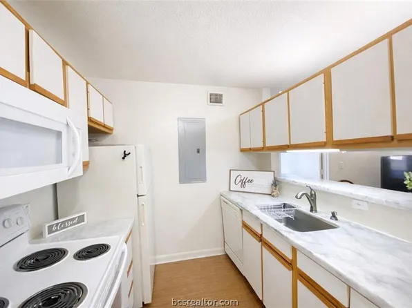 515 Westover St #103, College Station, TX 77840