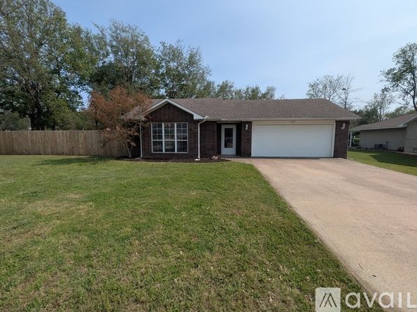 104 Greenwood Pl