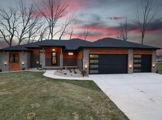 872 E Kenmare Ct, Nixa, MO 65714