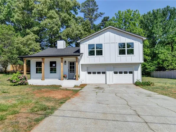 1421 Willow Bend Dr, Snellville, GA 30078