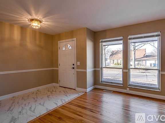4th image of 2830 Flintwood Dr