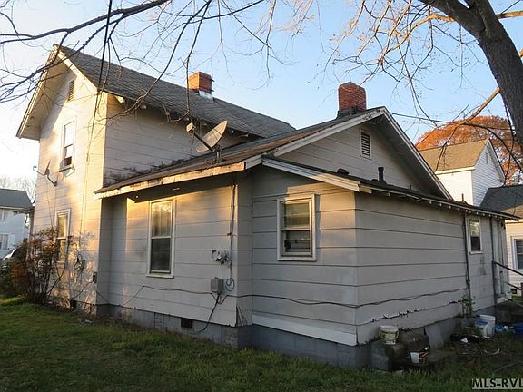 3rd image of 424 Madison St
