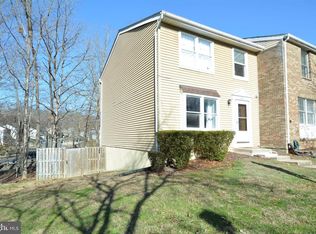 8674 Bent Arrow Ct, Springfield, VA 22153