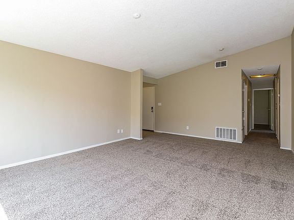 3rd image of 7512 Wildoak Dr