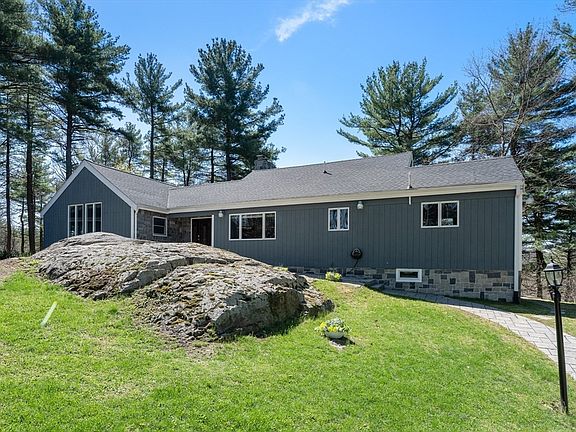 2nd image of 40 Hobbs Brook Rd