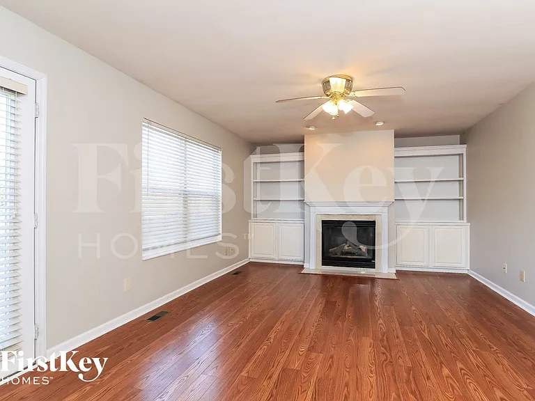 5158 Grandin Ridge Dr — Photo 3