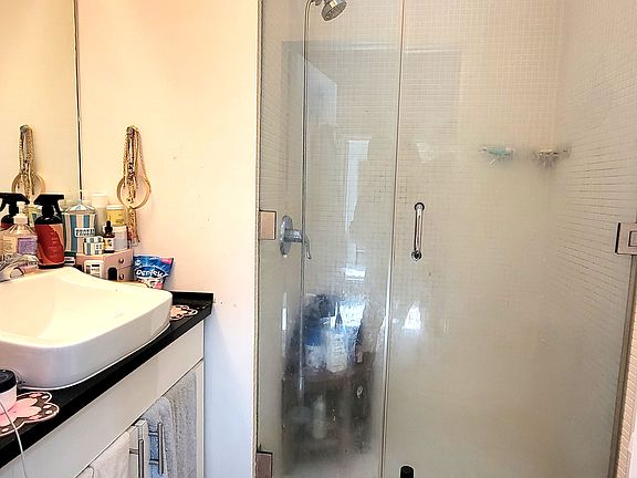 4th image of 46 Grand St APT 5F
