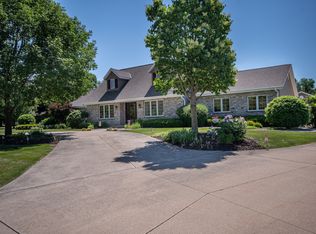 S84W24615 Pheasant Hill Rd, Mukwonago, WI 53149