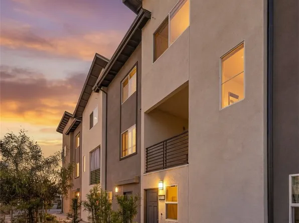 1174 Santo Antonio Dr, Colton, CA 92324