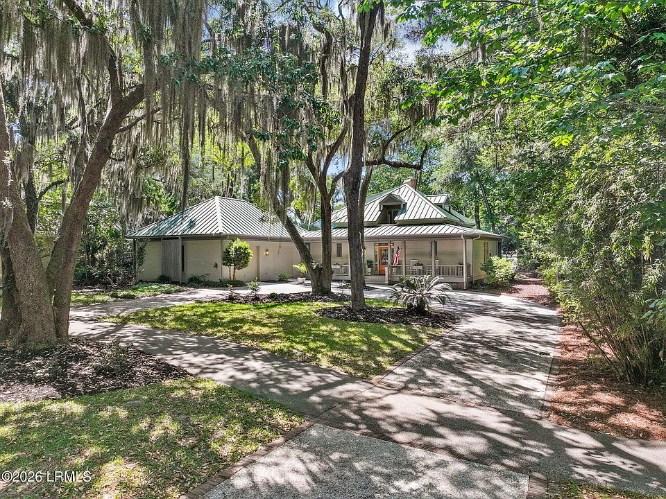 1st image of 614 Island Circle E