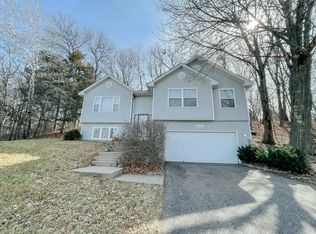 4275 Hanrehan Lake Blvd, Savage, MN 55378