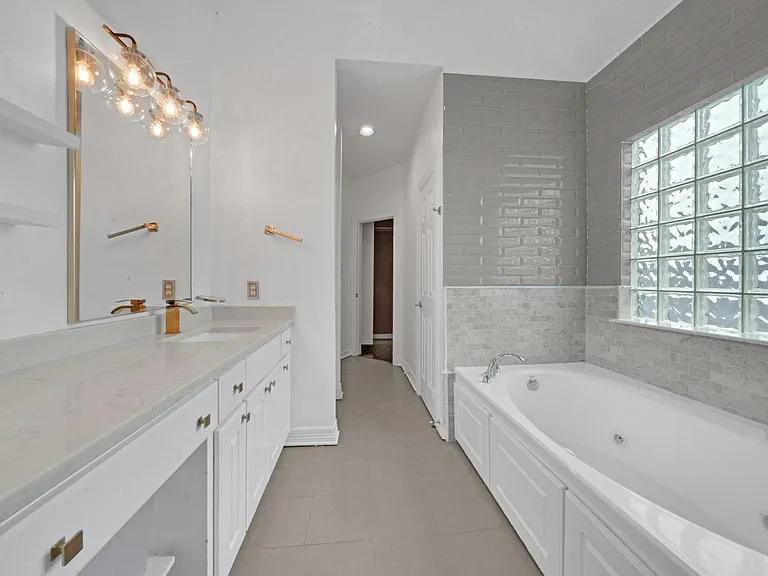 5323 Nolda St #D — Photo 11