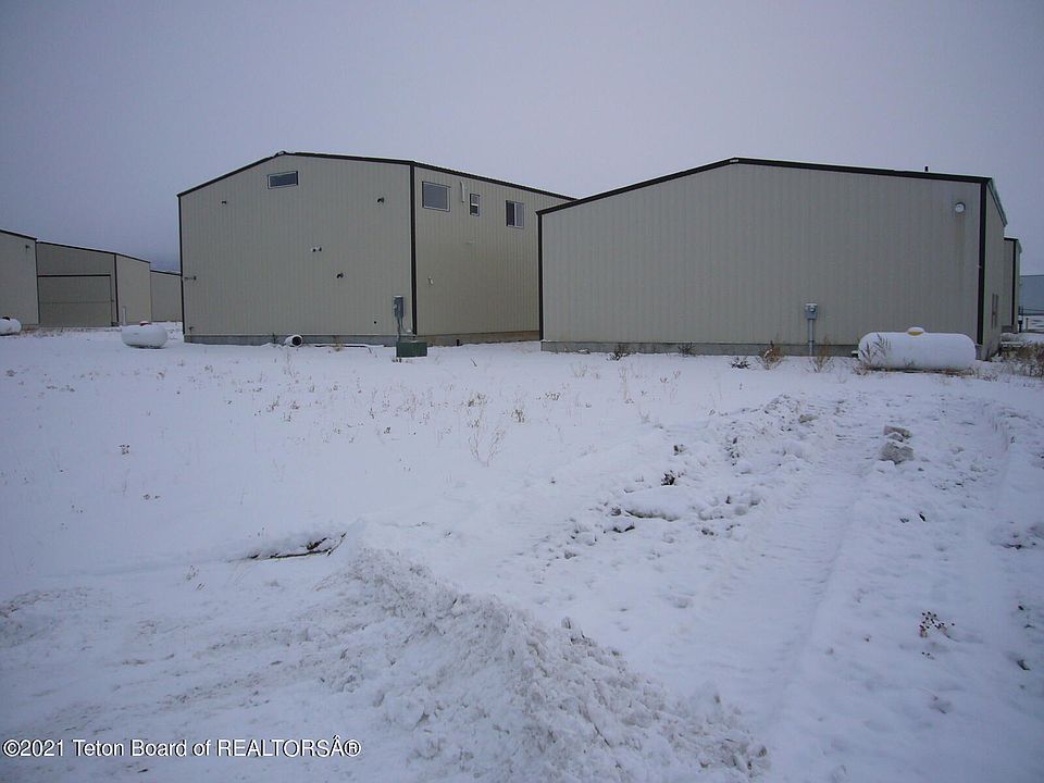 2nd image of 253 Warbird Ln