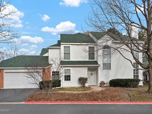 121 Pembroke Cir, Lake Bluff, IL 60044