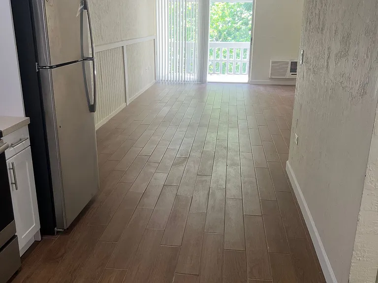 MIAMI CONDO HOLDINGS — Photo 19