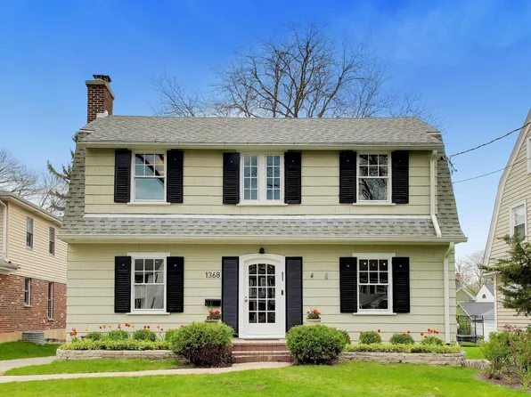 1368 Scott Ave, Winnetka, IL 60093