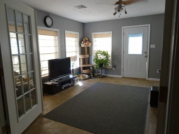 5th image of 2041 Crawford Dr