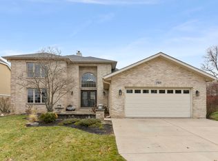 393 E 16th Pl, Lombard, IL 60148