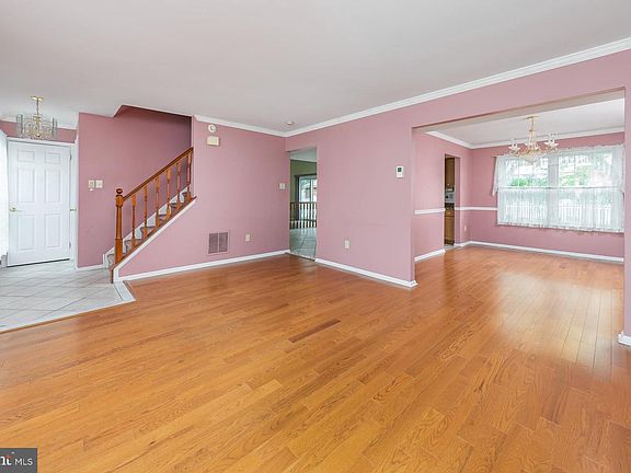 4th image of 27 Trapper Rd