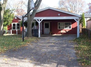 109 N Pioneer Rd, Waukegan, IL 60085