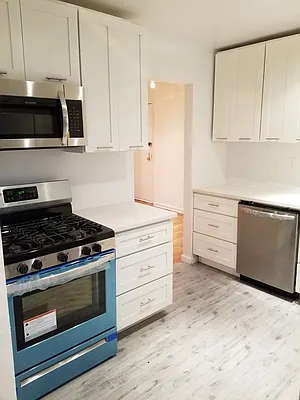 Rented by Max & Associates Realty Corp | media 6