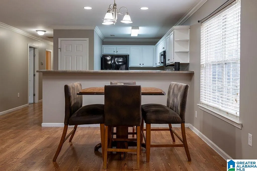 3 bed, 2.0 bath, $1,500 — Photo 2
