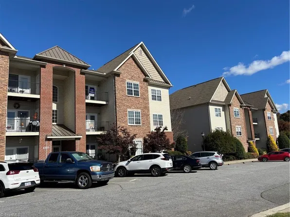 6815 Hanesbrook Cir #304, Clemmons, NC 27012