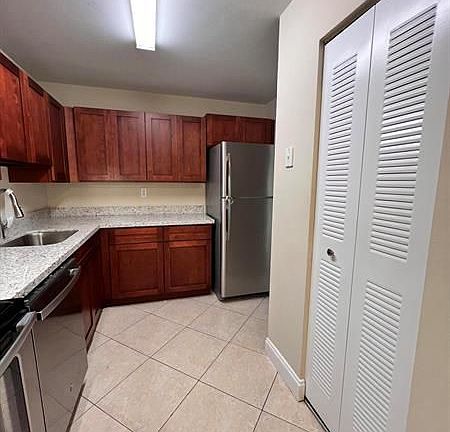 4th image of 405 Executive Center Dr APT 205