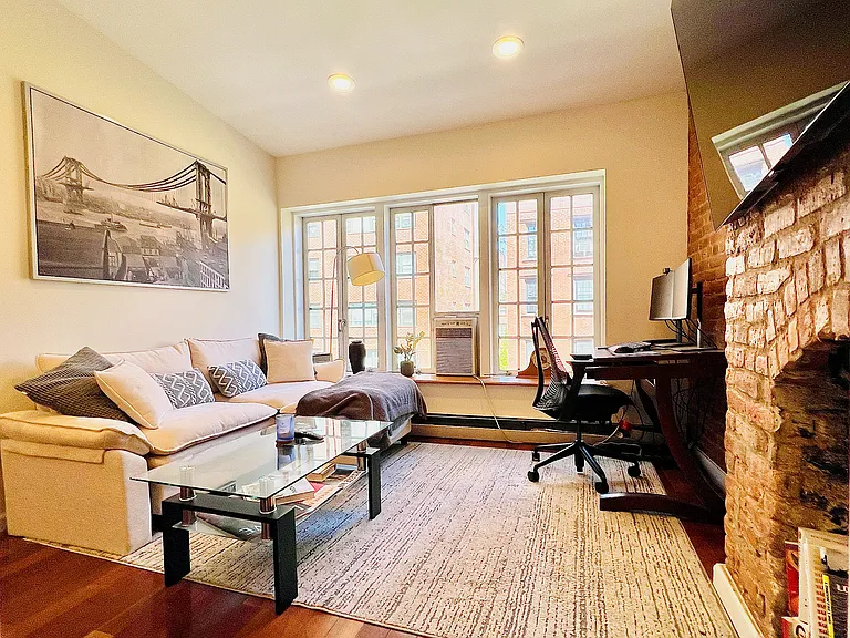 16-18 Charles St #4A — Photo 5