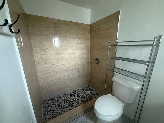 5th image of 1102 Edith Blvd SE #2