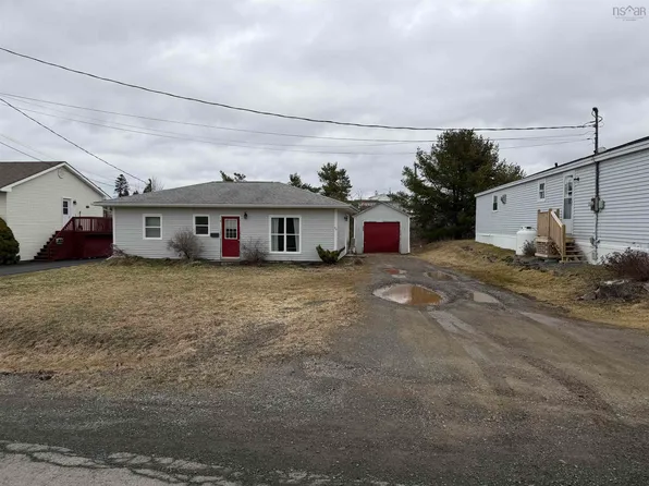 20 Somers Rd, Antigonish, NS B2G 2Z3