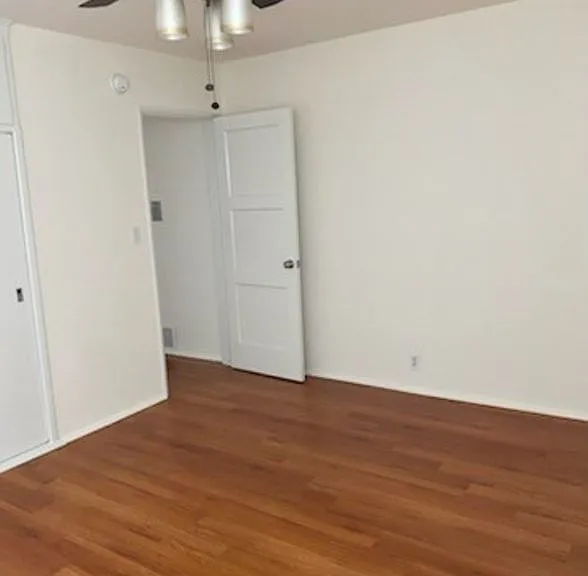 1332 1/2 S Mansfield Ave — Photo 6