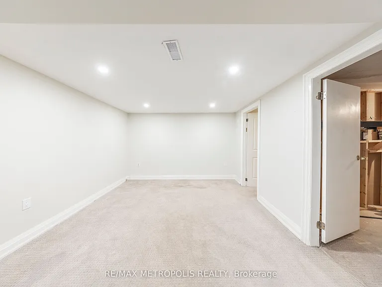 21 Hills Rd #BASEMENT — Photo 10