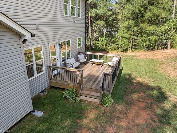 4th image of 194 Hunting Ridge Dr