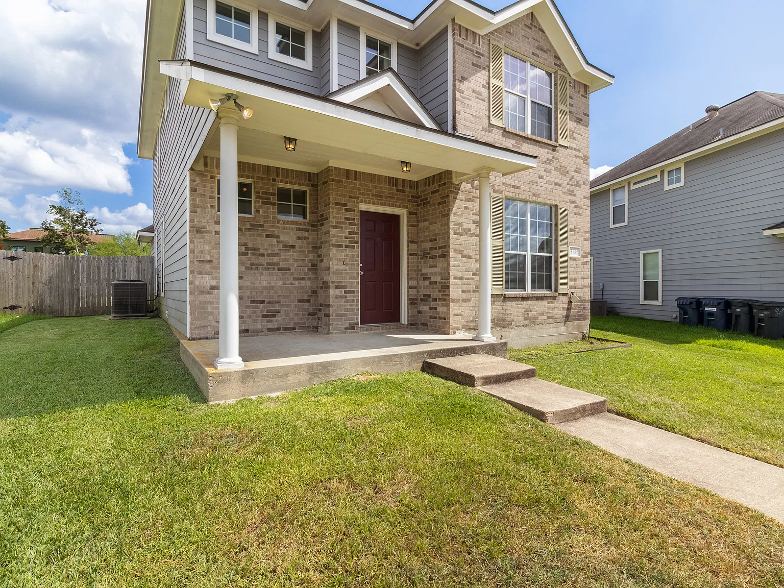 4 bed, 1710 sqft, $2,400 — Photo 3