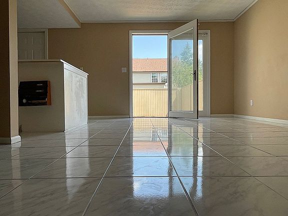 2nd image of 1665 Saint James Ct #2565