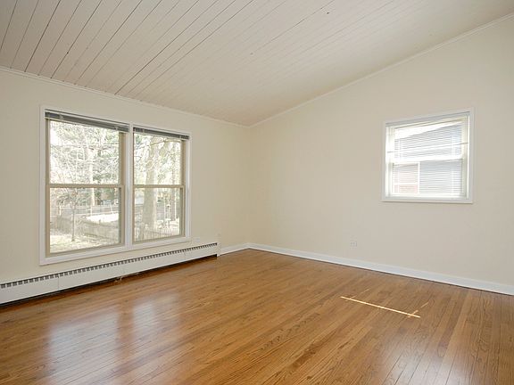 4th image of 9349 Lincolnwood Dr